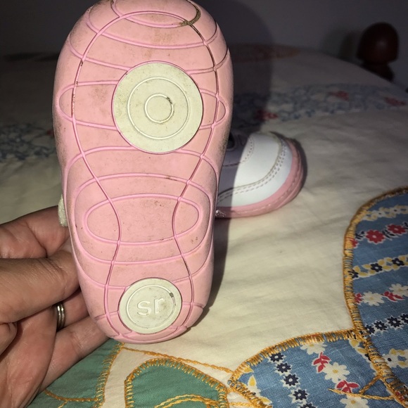 Baby shoes - Picture 2 of 3